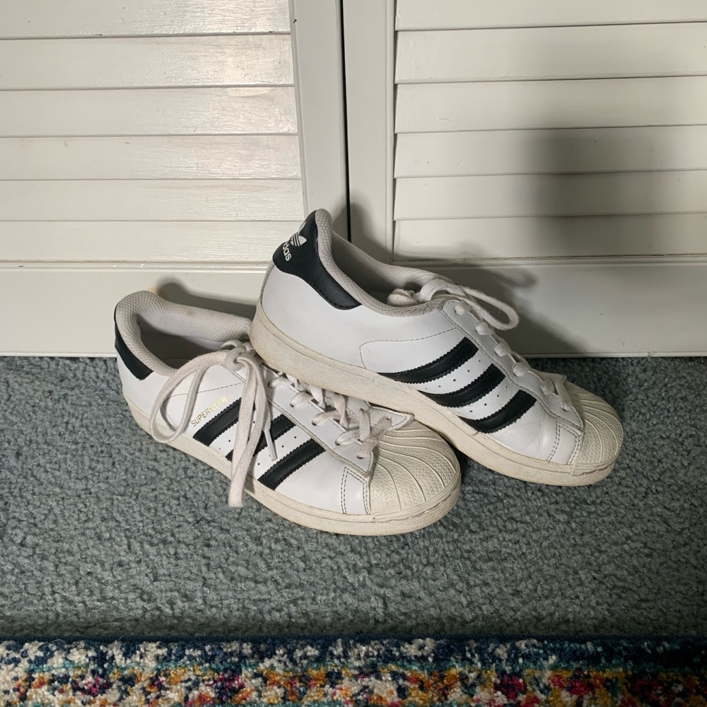 Adidas superstars